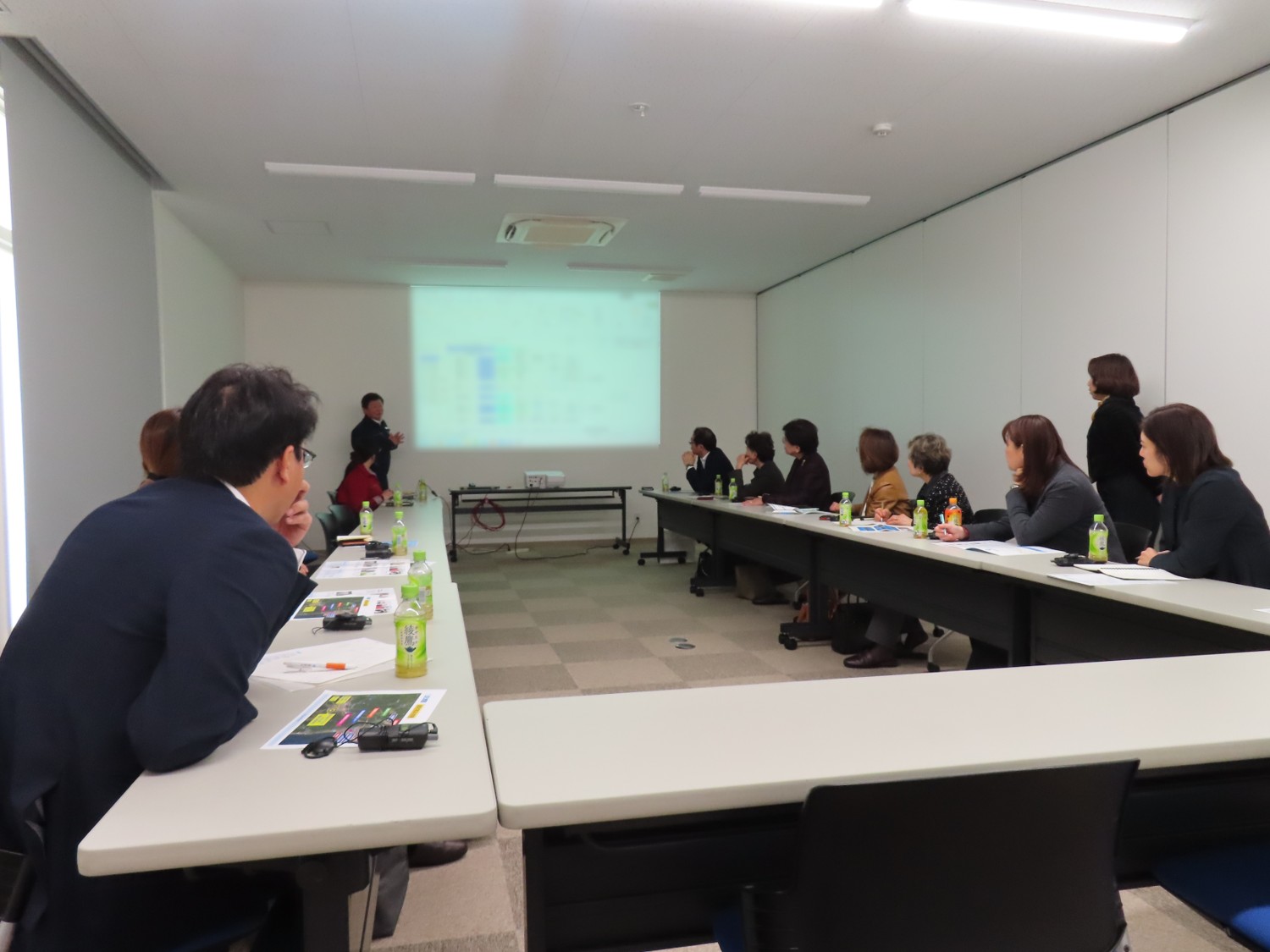 日本政策金融公庫 山水の会（大阪支店の女性経営者の会）の皆様が会社見学に来られました。