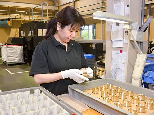 全数外観検査で品質保証